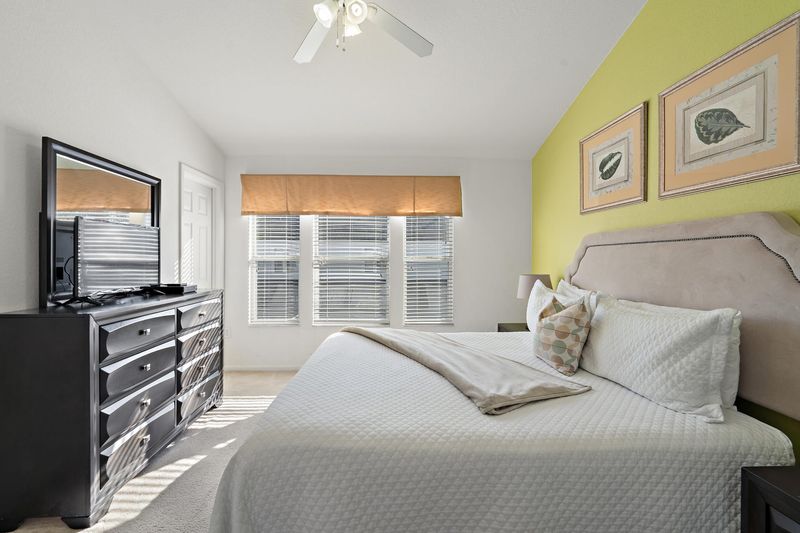 Master King 1 Bedroom Upstairs Attached Bathroom 32" Smart TV
