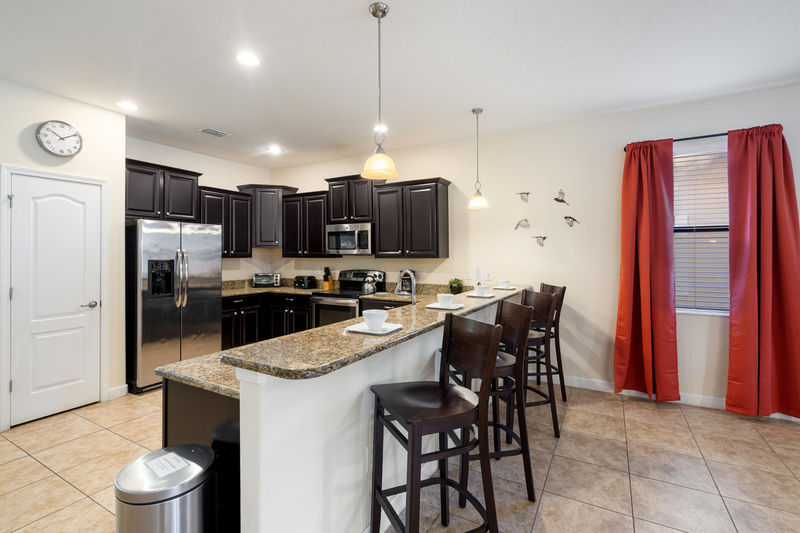Kitchen/Breakfast Bar