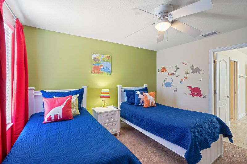 Two Twins Bedroom  8 Upstairs 
Shared Bathroom
32 " TV