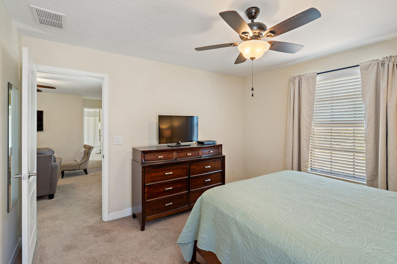 Queen Bedroom 4 Upstairs
32" Smart TV