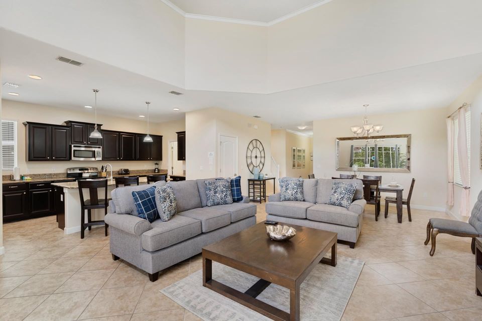 Living Room/Kitchen