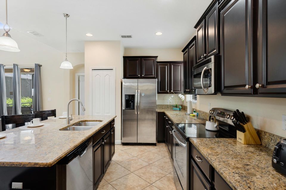 Kitchen (Angle)