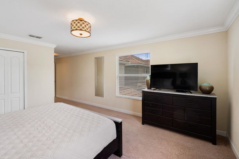 Master King Bedroom 2 48" TV
