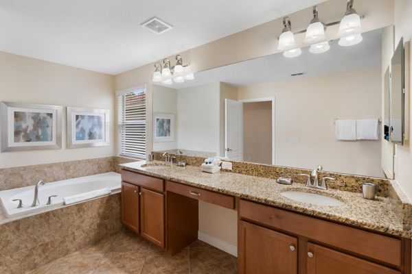 Master King Bathroom 2 Tub