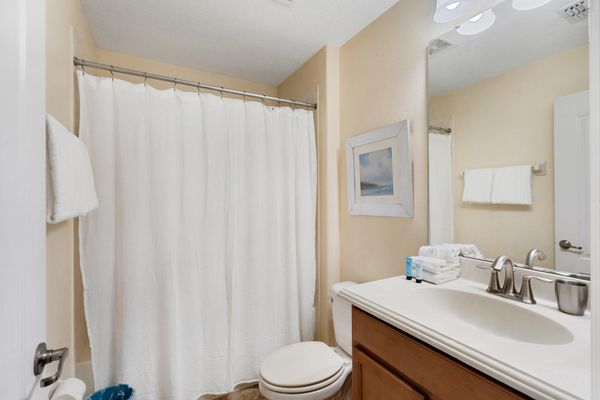 Hall Bathroom 4 Upstairs Tub/Shower Combo