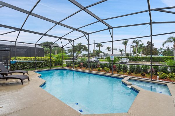 Pool / Spa Faces South