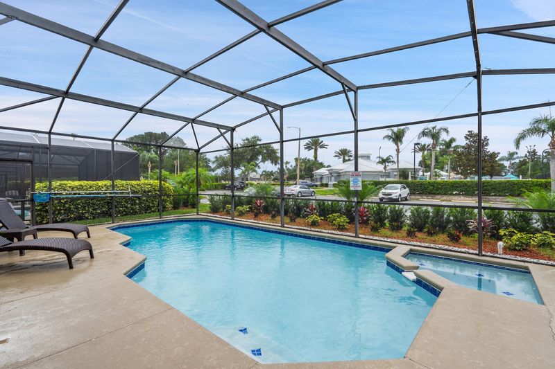Pool / Spa Faces South