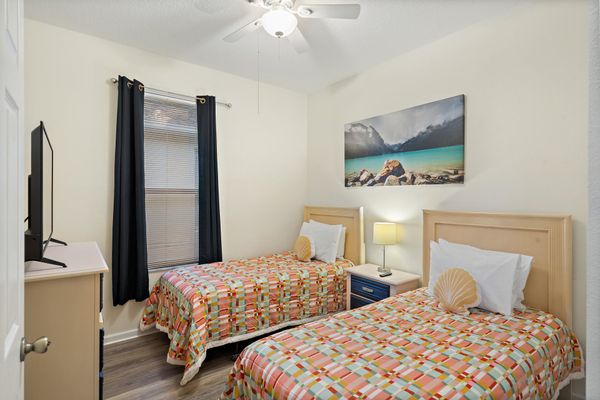 Two Twins Bedroom 4 40" Smart TV