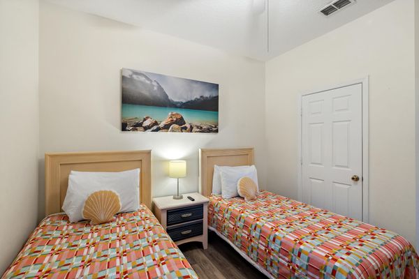 Two Twins Bedroom 4