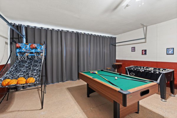Game Room Pool Table/Foosball Table/Basketball Hoops