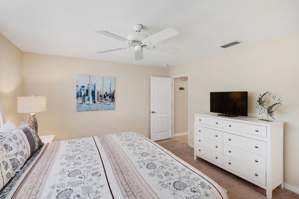 Master King Bedroom 4 Upstairs 
32" TV