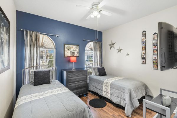 Two Twins Bedroom 3, 32" TV