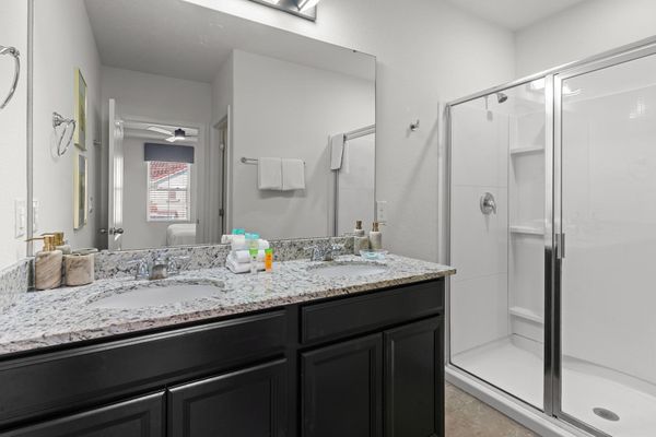 Master King Bathroom  2 Upstairs (Shower)