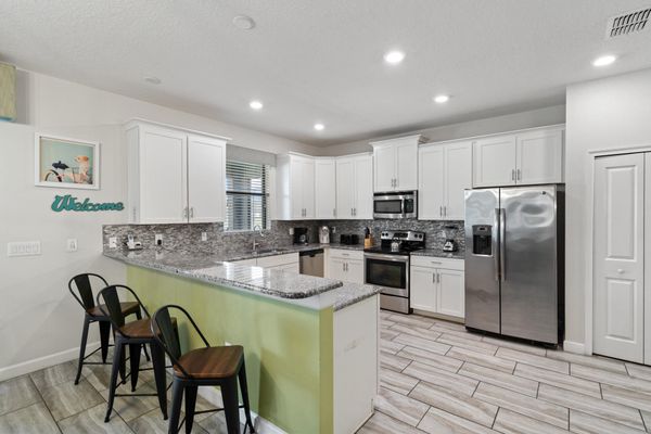 Kitchen/Breakfast Counter