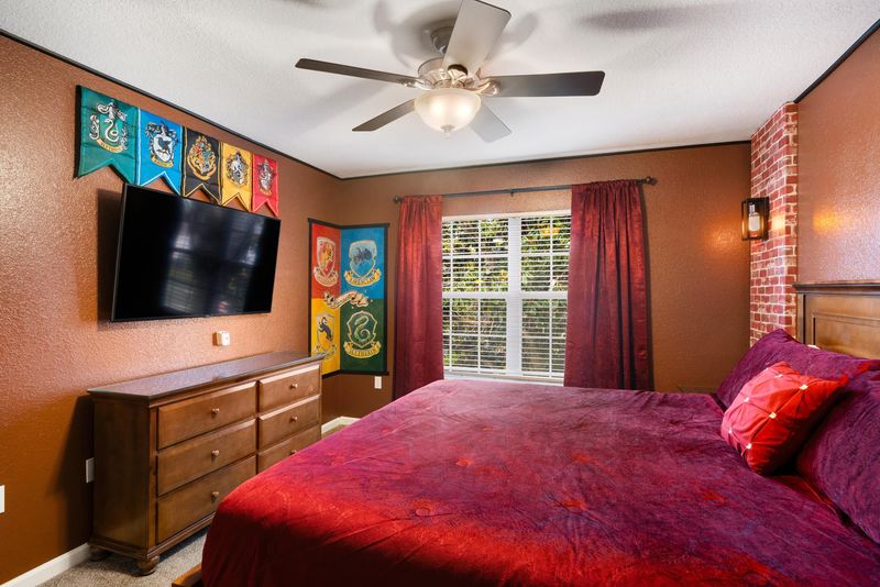King Suite Bedroom 4 Upstairs Attached Bathroom 55" TV
Harry Potter Theme