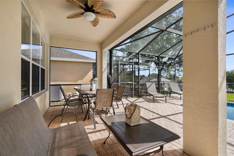 Patio Seating / Dining