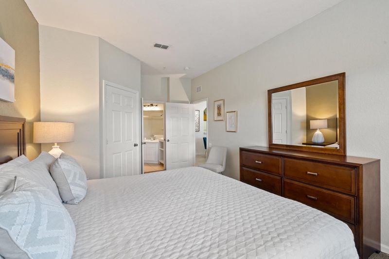 Master King Bedroom 1 Attached Bathroom 39" TV