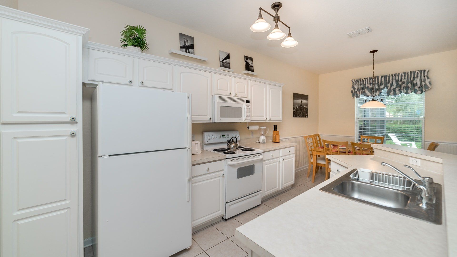 Kitchen (Angle)
