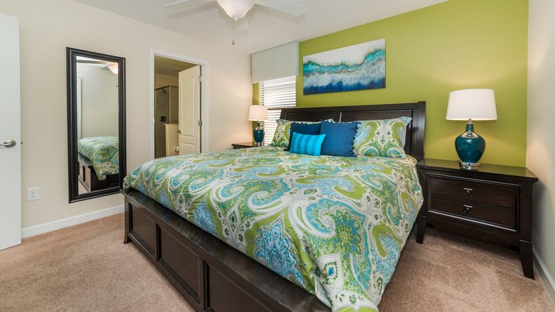 King Bedroom 3 Upstairs  Shared Bathroom 32" Smart TV