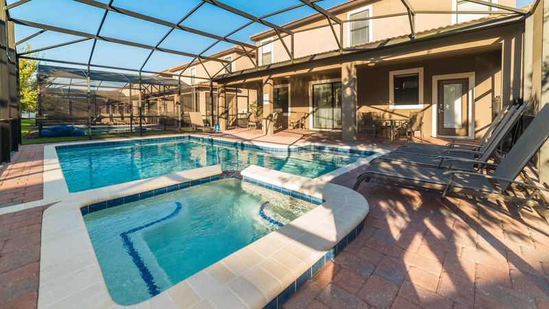 Pool & Spa