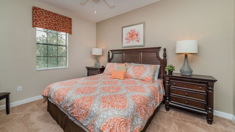 King Bedroom 2, Downstairs, Shared Bathroom, 40" TV