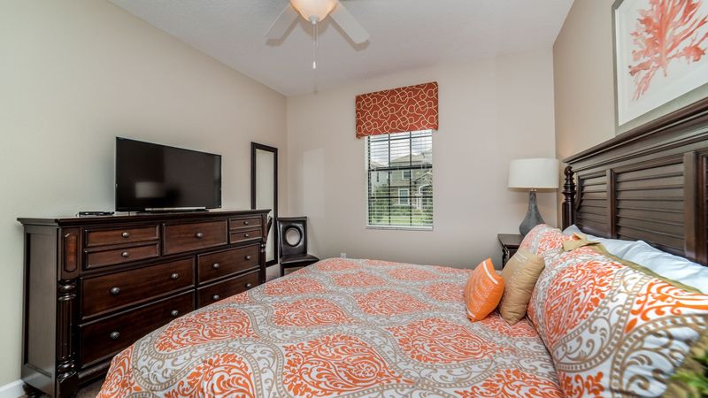 King Bedroom 2, Downstairs, Shared Bathroom, 40" TV