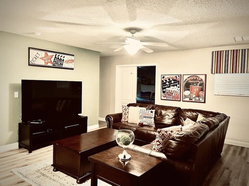 Loft 70" Smart TV
