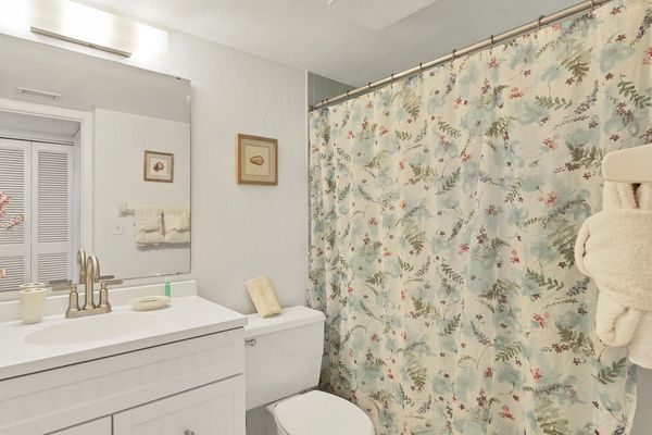 Bathroom 2
Shower/Tub Combo