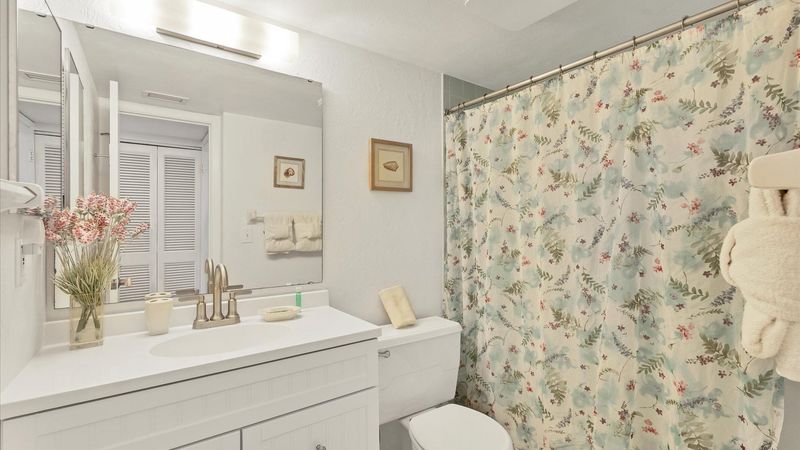 Bathroom 2
Shower/Tub Combo