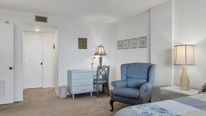 Master Bedroom (Angle)