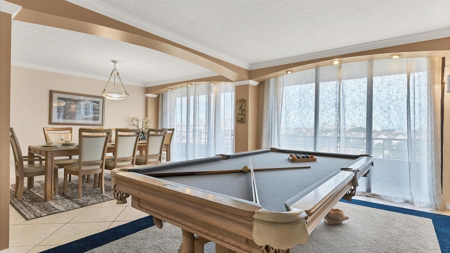 Spacious Surrounding (ANC611)