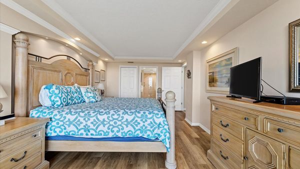 Master Bedroom (Angle)