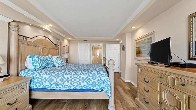 Master Bedroom (Angle)