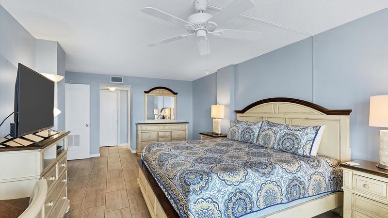 Master Bedroom (Angle)