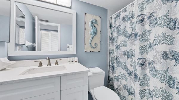 Bathroom 2
Shower/Tub Combo