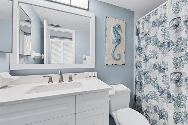 Bathroom 2
Shower/Tub Combo