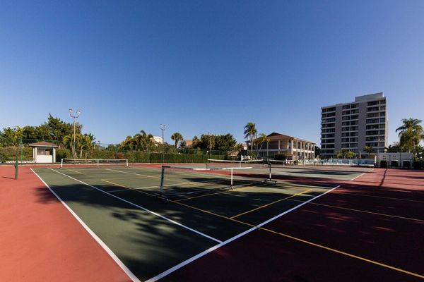 Tennis & Pickleball Courts