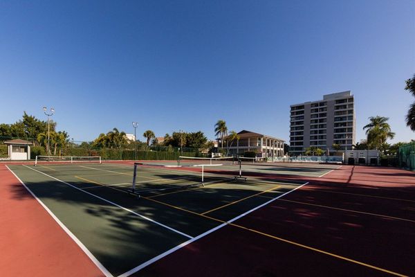 Tennis and picklball courts