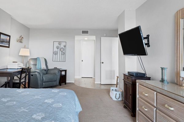 Master Bedroom (Angle)