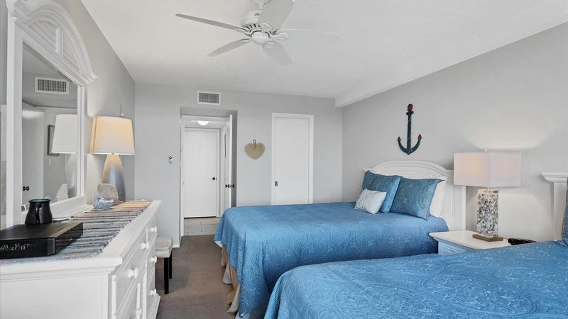 Bedroom 2 (Angle)