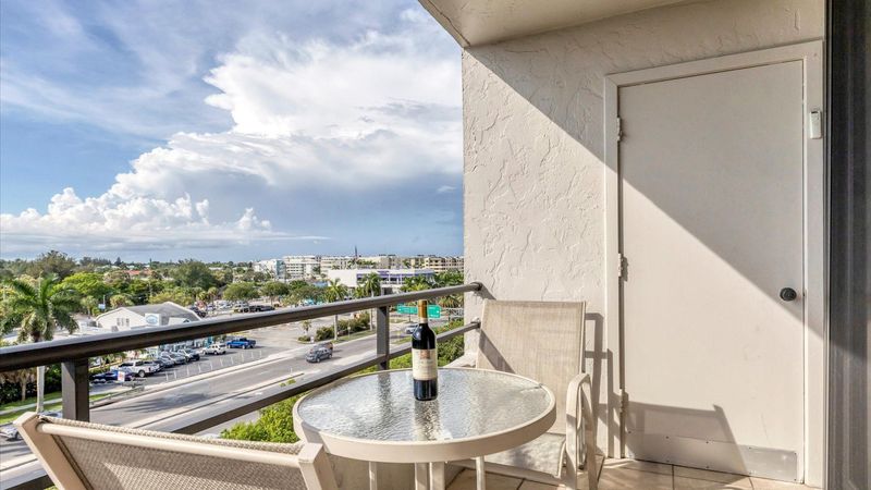 Balcony Dining