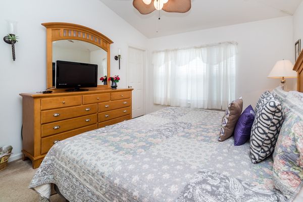 Master King Bedroom 1 (Angle)
43" Smart TV - TV has been updated