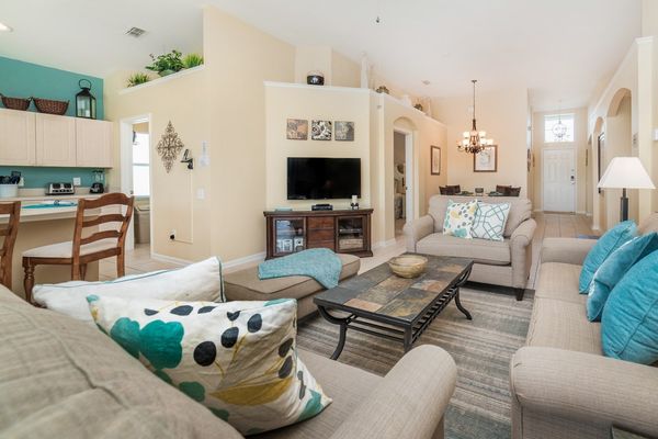 Living Room (Angle)
48" TV