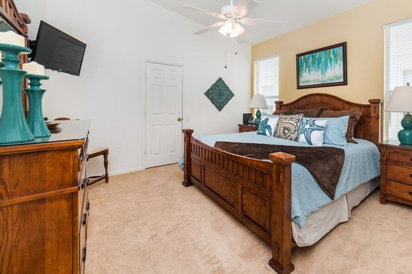 Master King Bedroom 1 
Attached Bathroom