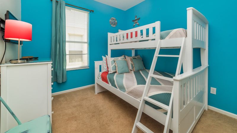 Twin/Double Bunk Bedroom 4