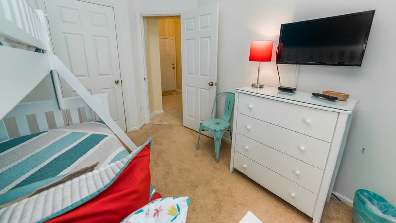 Twin/Double Bunk Bedroom 4 (Angle)
28" TV
