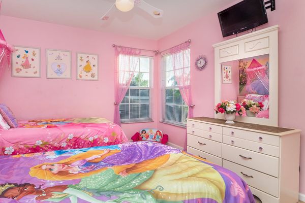 Two Twins Bedroom 3 (Angle)
22" TV