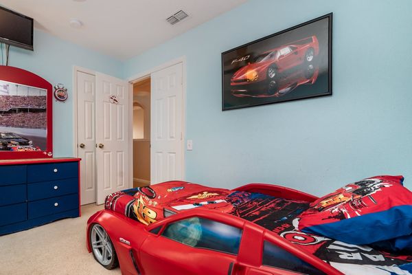 Two Junior Twins Bedroom 5 (Angle)
22" TV