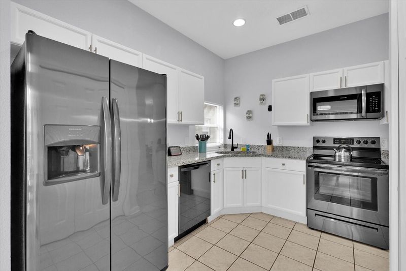 Kitchen (Angle)