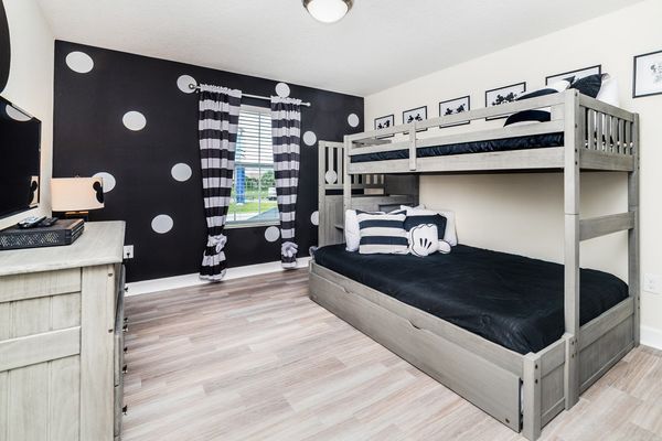 Twin/Full Bunk + Twin Trundle Bedroom 3  Upstairs
32" TV